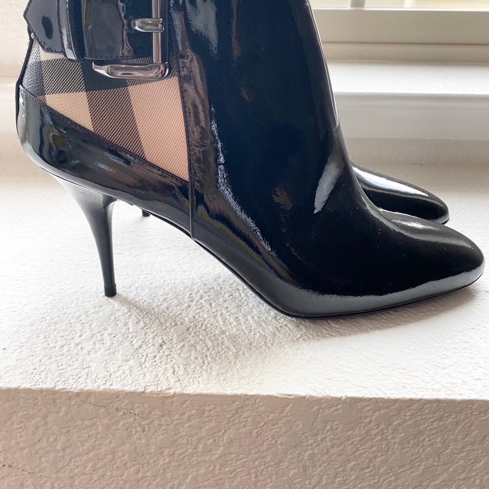 Burberry Ankle Patent booties - Picture 2 of 8